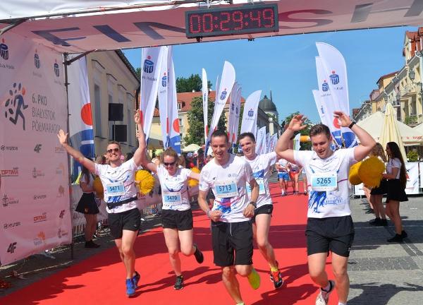 Białystok City Run 5K, Białystok City Run 5 km, Poland Running Photo, www.swim.by, Białystok Półmaraton 2018, Poland Running, City Run Białystok, Bialystok City Run, Białystok Bieg 5 km Foto, Полумарафон Белосток Фото, EMG Sport, Бег в Белостоке, Белосток бег полумарафон, Swim.by