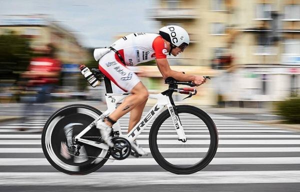 Enea IRONMAN 70.3 Gdynia powered by Herbalife Легкоатлет Роберт Корженёвски, пловец Павел Корженёвски, кто победит в триатлоне, пловец или легкоатлет, пловец или бегун, кто выиграет в триатлоне, Swim.by