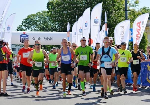 PKO Białystok Half Marathon 2018 PKO Białystok Half Marathon 2018, PKO Białystok Półmaraton 2018, Полумарафон в Белостоке, www.swim.by, Poland Running, Swim.by, Białystok Półmaraton, Poland Half Marathon, Marathon Running, Andrzej Waszkewicz, EMG