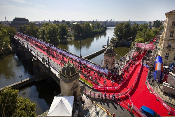 FORD Challenge Prague Triathlon 2018 Javier Gomez, Katrien Verstuyft, Challenge Prague Triathlon 2018, www.swim.by, Challenge Triathlon, Challenge Prague, Swim.by