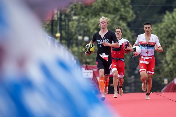 FORD Challenge Prague Triathlon 2018 Javier Gomez, Katrien Verstuyft, Challenge Prague Triathlon 2018, www.swim.by, Challenge Triathlon, Challenge Prague, Swim.by