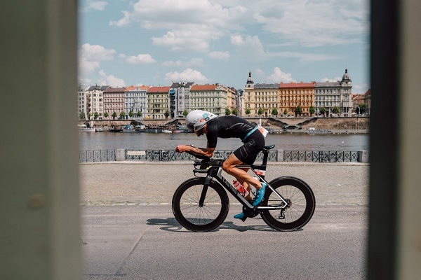 FORD Challenge Prague Triathlon 2018 Javier Gomez, Katrien Verstuyft, Challenge Prague Triathlon 2018, www.swim.by, Challenge Triathlon, Challenge Prague, Swim.by