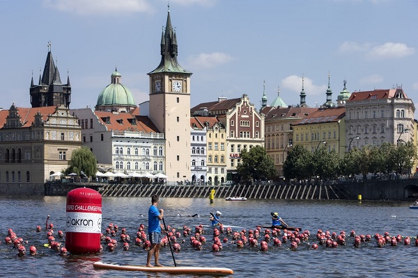 FORD Challenge Prague Triathlon 2018 Javier Gomez, Katrien Verstuyft, Challenge Prague Triathlon 2018, www.swim.by, Challenge Triathlon, Challenge Prague, Swim.by