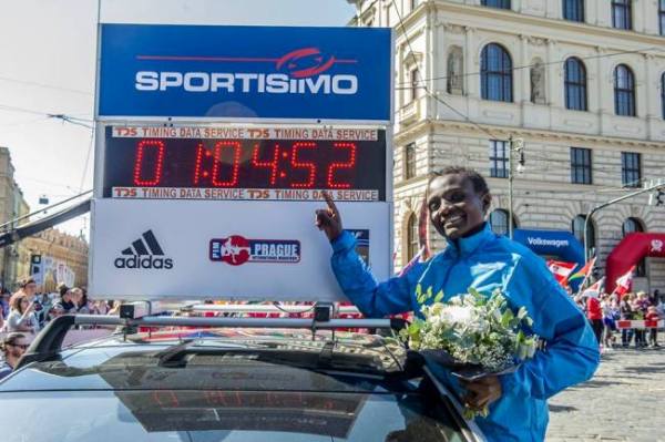 Kenya's marathon runner Joyciline Jepkosgei | Prague Half Marathon 2017 Kenya's marathon runner Joyciline Jepkosgei, world record half marathon, Prague Half Marathon 2017, RunCzech, Czech Running
