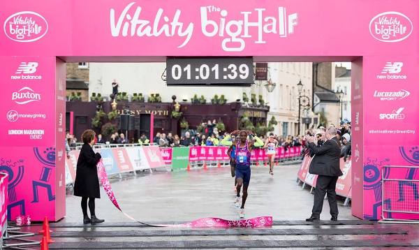 Mo Farah won The Big Half 2018 Mo Farah, The Big Half, Big Half London, London Marathon 2018, London Half Marathon, Swim.by