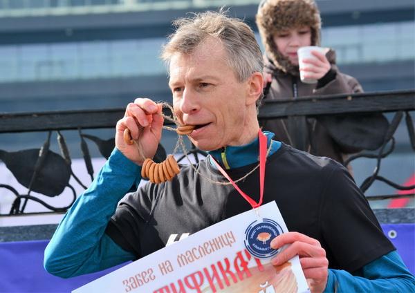 PANCAKE RUN 2021 PHOTOS, Pancake Run Photos, www.swim.by, PANCAKE RUN 2021 VIDEO, PANCAKE RUN Photos 2021, Pancake Race Video, Pancake Run Pictures, Swim.by