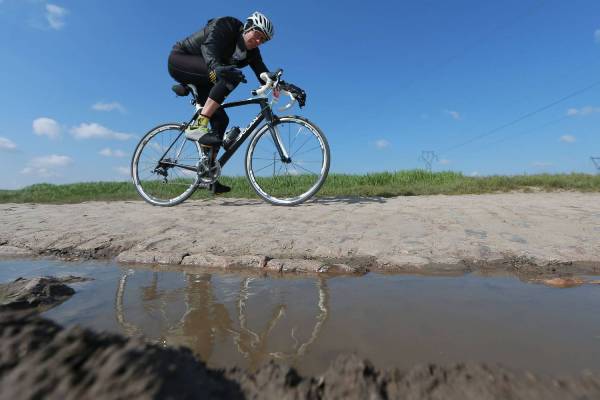 Paris Roubaix Challenge 2019 Photo, Paris Roubaix Challenge 2019, Photos Paris Roubaix, Paris Roubaix Cycling Race, www.swim.by, Paris Roubaix Challenge, Париж Рубе Фото, Paris Roubaix Challenge 2019 Pictures, Swim.by