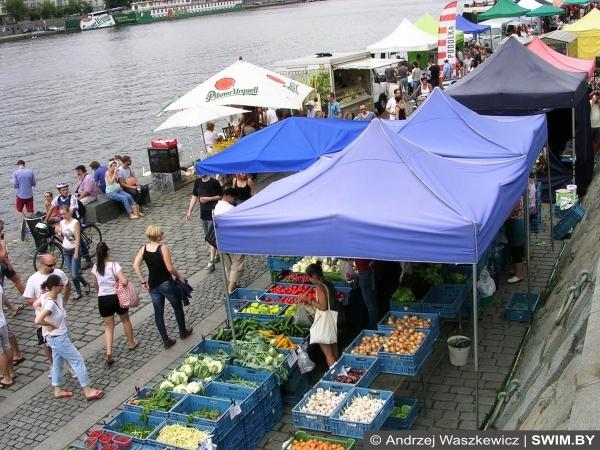Andrzej Waszkewicz | Prague Bio Market Покупатели, рынок, реклама