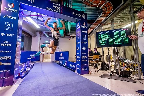 RONDO 1 Run Up – Towerrunning European Championships 2020 RONDO 1 Run Up, RONDO 1 Run Up Warsaw, Bieg Na Szczyt Rondo 1, www.swim.by, Stair Climbing Running, Towerrunning European Championships 2020, Swim.by