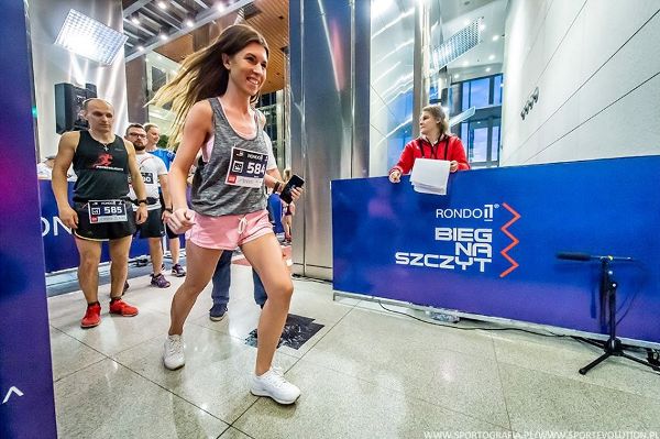 RONDO 1 Run Up – Towerrunning European Championships 2020 RONDO 1 Run Up, RONDO 1 Run Up Warsaw, Bieg Na Szczyt Rondo 1, www.running.by, Stair Climbing Running, Towerrunning European Championships 2020, Running.by