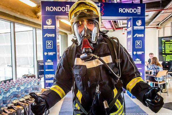 RONDO 1 Run Up – Towerrunning European Championships 2020 RONDO 1 Run Up, RONDO 1 Run Up Warsaw, Bieg Na Szczyt Rondo 1, www.running.by, Stair Climbing Running, Towerrunning European Championships 2020, Running.by