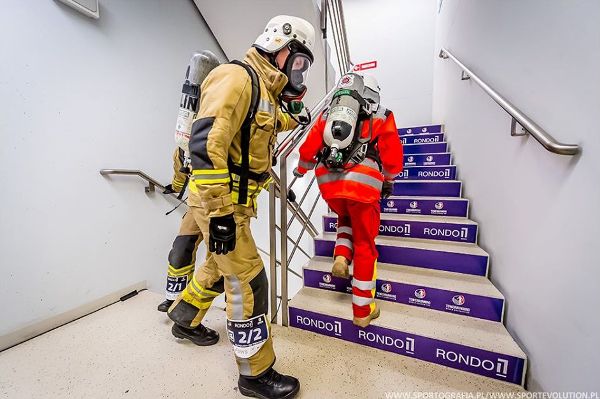 RONDO 1 Run Up – Towerrunning European Championships 2020 RONDO 1 Run Up, RONDO 1 Run Up Warsaw, Bieg Na Szczyt Rondo 1, www.running.by, Stair Climbing Running, Towerrunning European Championships 2020, Running.by