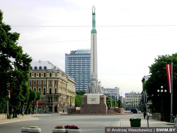 Andrzej Waszkewicz | The Baltic cycling tour Площадь Свободы, Square of Freedom, Baltic cycling tour