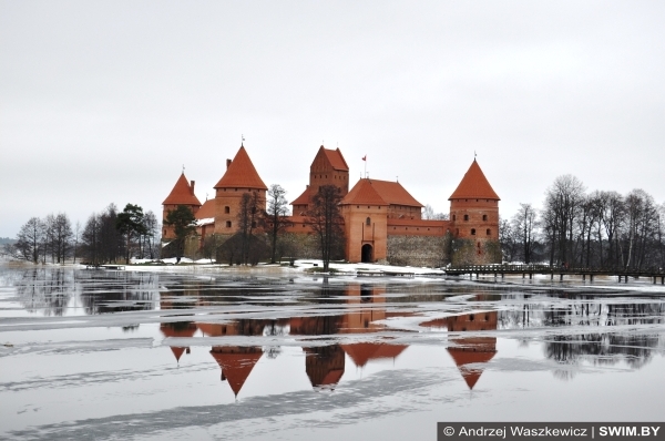 Andrzej Waszkewicz | Christmas and New Year in Lithuania Тракайский замок, Тракайский замок фото, Andrzej Waszkewicz, swim.by