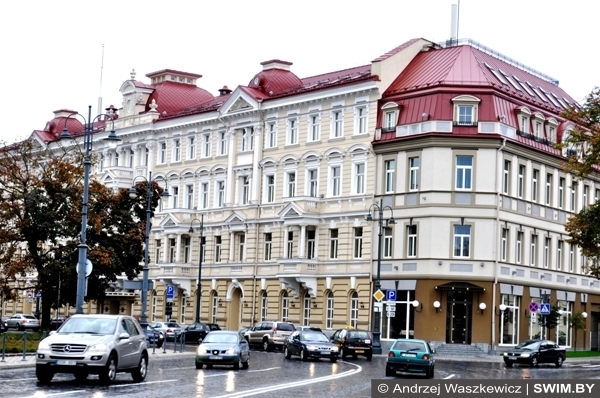 Andrzej Waszkewicz | Wilno. Ulicy w październiku domy w śródmieściu Wilno Vilnius