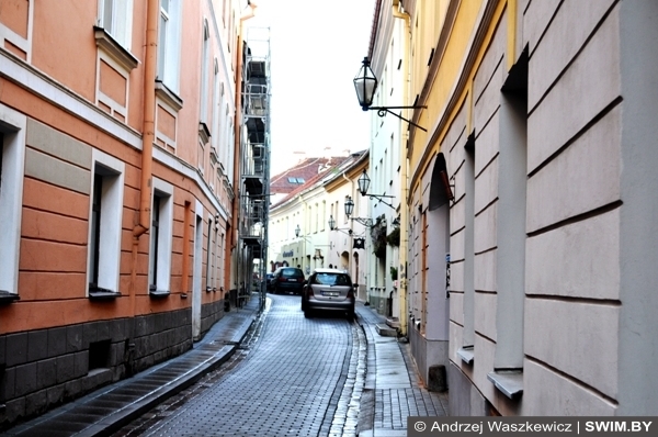 Andrzej Waszkewicz | Wilno. Ulicy w październiku Old City Wilno Vilnius