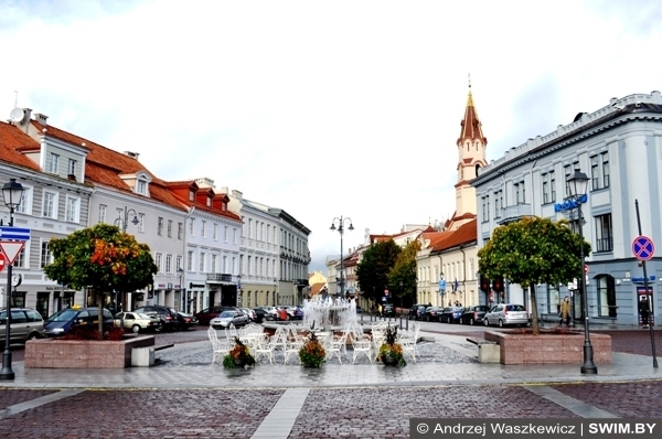 Andrzej Waszkewicz | Wilno. Ulicy w październiku Andrzej Waszkewicz Wilno uniwersytet Vilnius