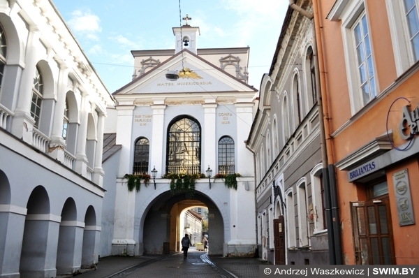 Andrzej Waszkewicz | Wilno. Ulicy w październiku Ostra Brama, Wilno, Vilnius